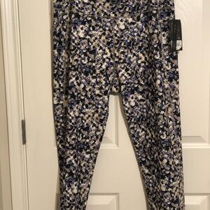 NWT-Kinesis leggings